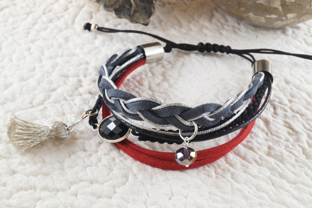 BA115 - Πολύσειρο βραχιόλι με μοτίφ όνυχα